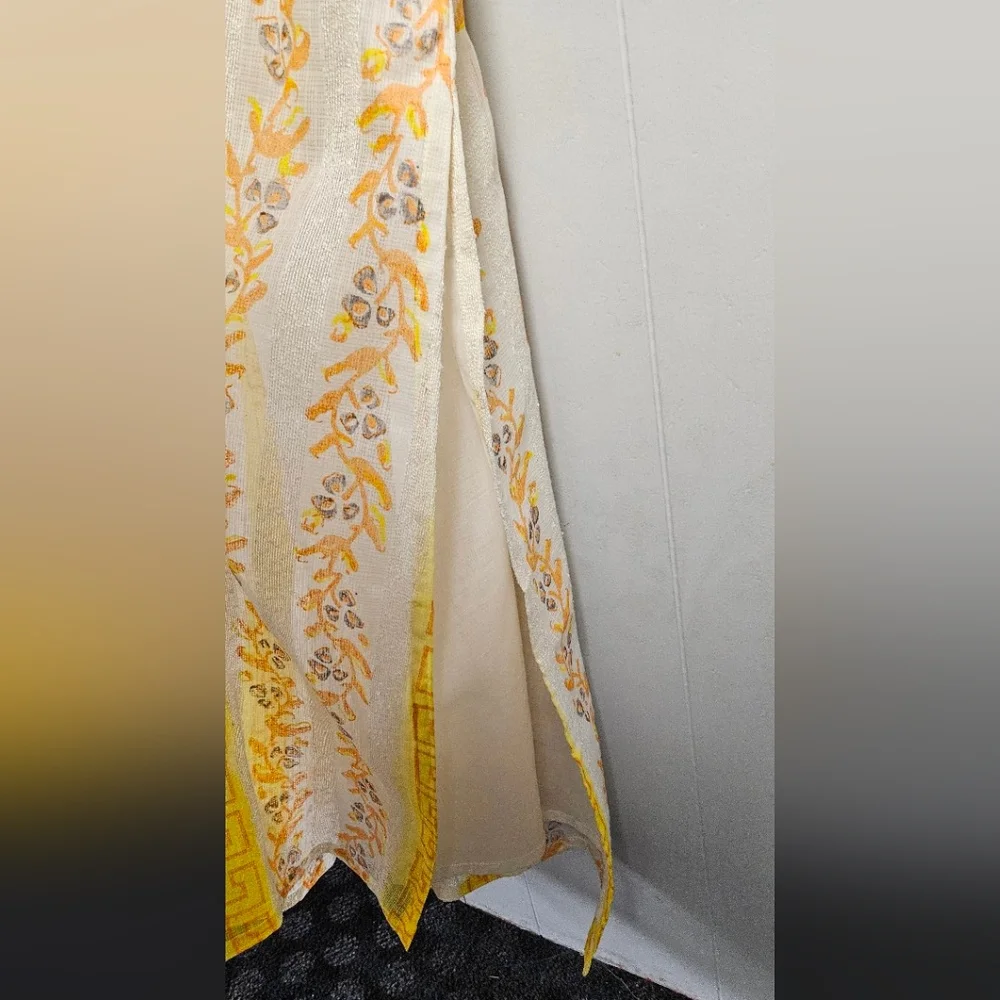 Woman's Punjabi Suit - Picture 4 of 9